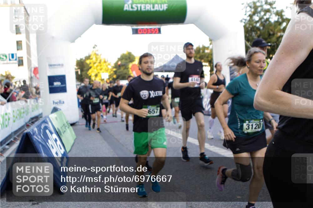 01.09.2024 - BARMER Alsterlauf Kathrin Stürmer Photography http://msf.ph/oto/6976667 01.09.2024 09:13:07 Ziel  meine-sportfotos.de