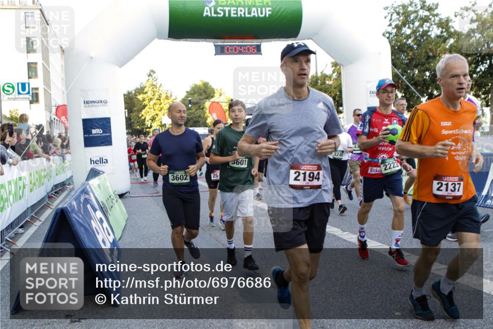 01.09.2024 - BARMER Alsterlauf Kathrin Stürmer Photography http://msf.ph/oto/6976686 01.09.2024 09:13:14 Ziel  meine-sportfotos.de