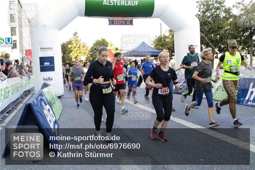 01.09.2024 - BARMER Alsterlauf Kathrin Stürmer Photography http://msf.ph/oto/6976690 01.09.2024 09:13:20 Ziel  meine-sportfotos.de