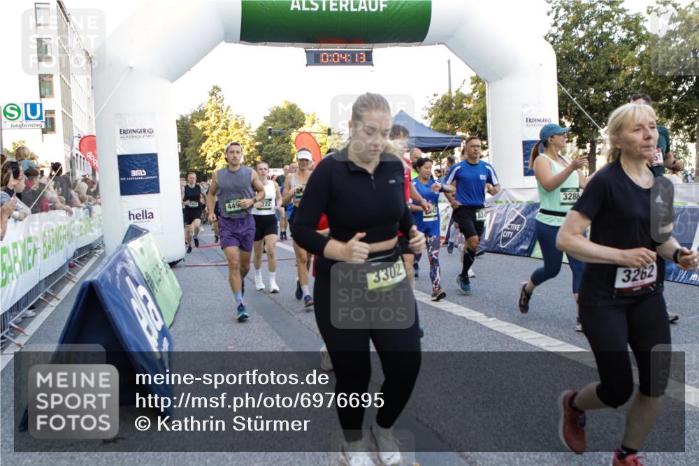 01.09.2024 - BARMER Alsterlauf Kathrin Stürmer Photography http://msf.ph/oto/6976695 01.09.2024 09:13:20 Ziel  meine-sportfotos.de