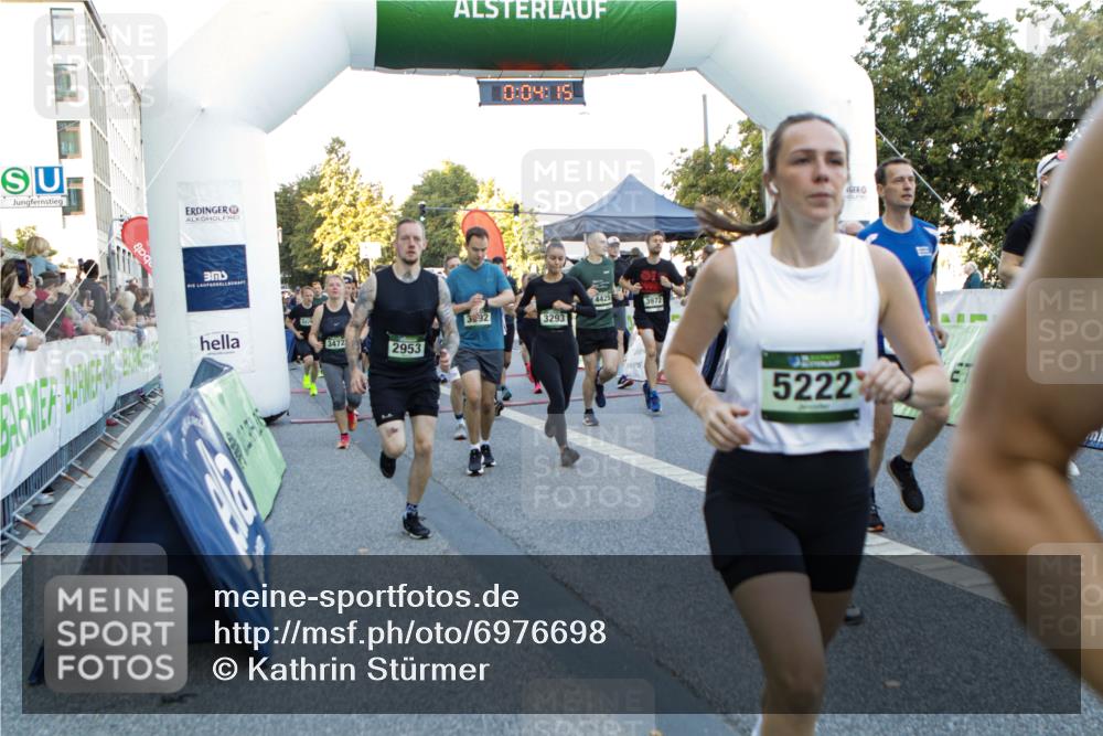 01.09.2024 - BARMER Alsterlauf Kathrin Stürmer Photography http://msf.ph/oto/6976698 01.09.2024 09:13:23 Ziel  meine-sportfotos.de