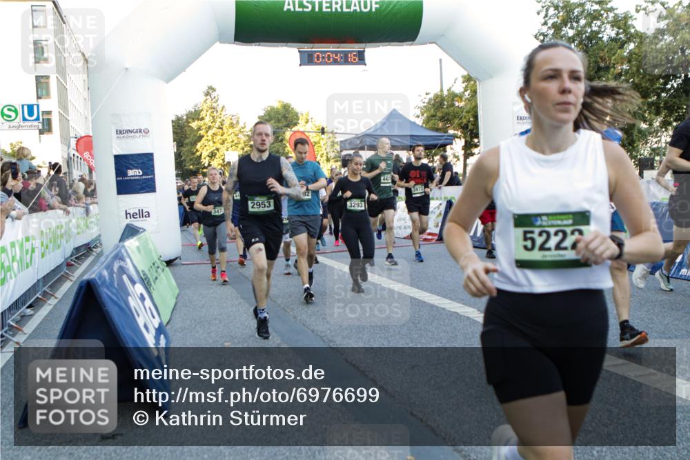 01.09.2024 - BARMER Alsterlauf Kathrin Stürmer Photography http://msf.ph/oto/6976699 01.09.2024 09:13:23 Ziel  meine-sportfotos.de