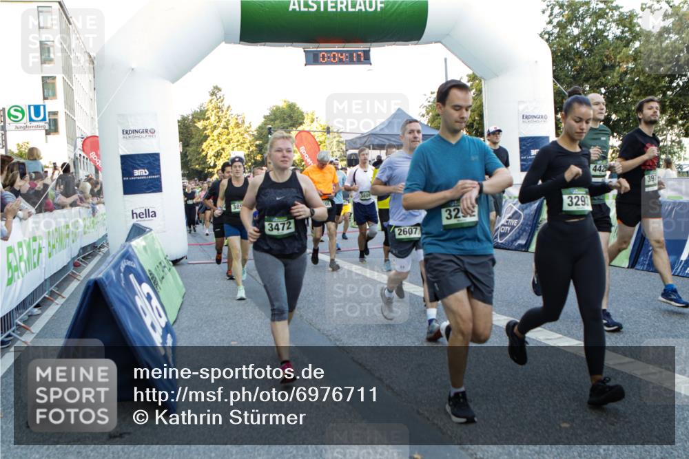 01.09.2024 - BARMER Alsterlauf Kathrin Stürmer Photography http://msf.ph/oto/6976711 01.09.2024 09:13:24 Ziel  meine-sportfotos.de