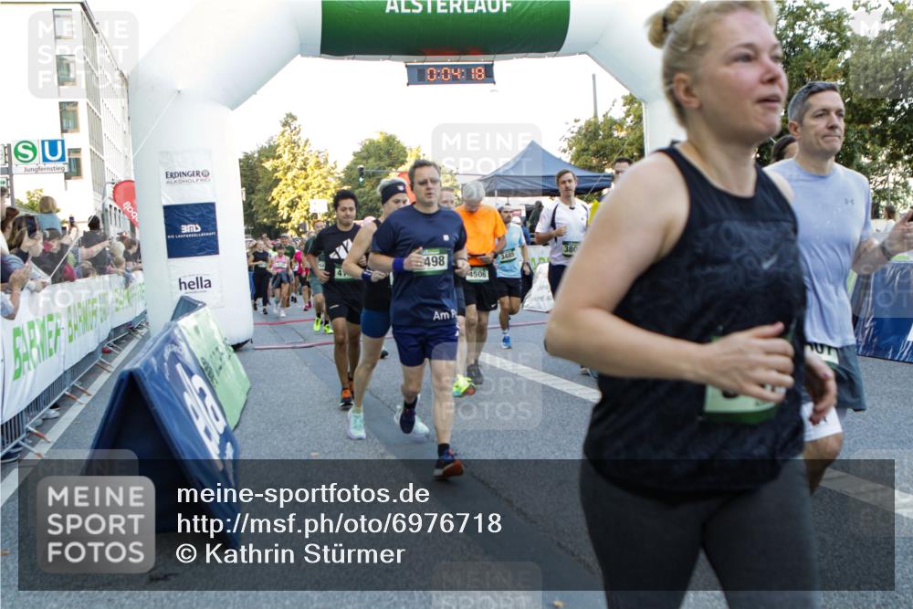 01.09.2024 - BARMER Alsterlauf Kathrin Stürmer Photography http://msf.ph/oto/6976718 01.09.2024 09:13:25 Ziel  meine-sportfotos.de
