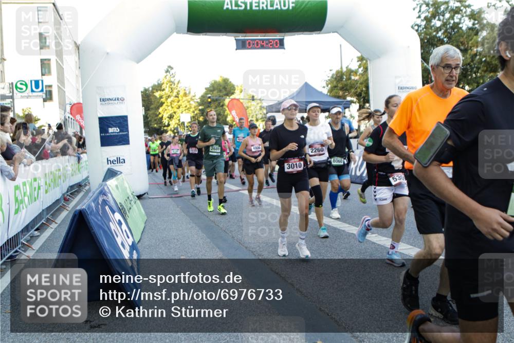 01.09.2024 - BARMER Alsterlauf Kathrin Stürmer Photography http://msf.ph/oto/6976733 01.09.2024 09:13:27 Ziel  meine-sportfotos.de