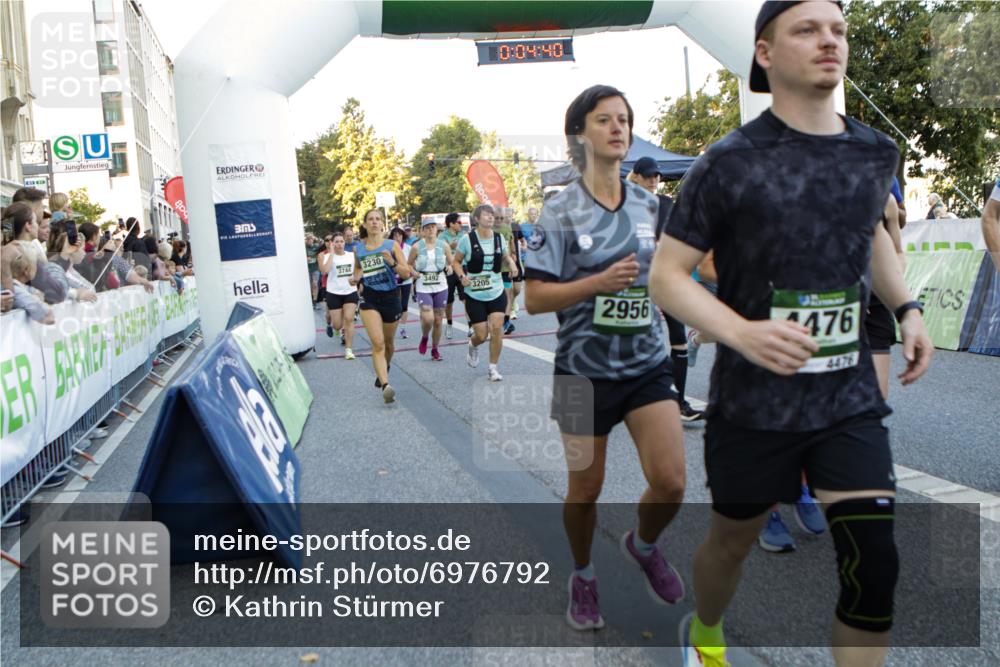 01.09.2024 - BARMER Alsterlauf Kathrin Stürmer Photography http://msf.ph/oto/6976792 01.09.2024 09:13:47 Ziel  meine-sportfotos.de