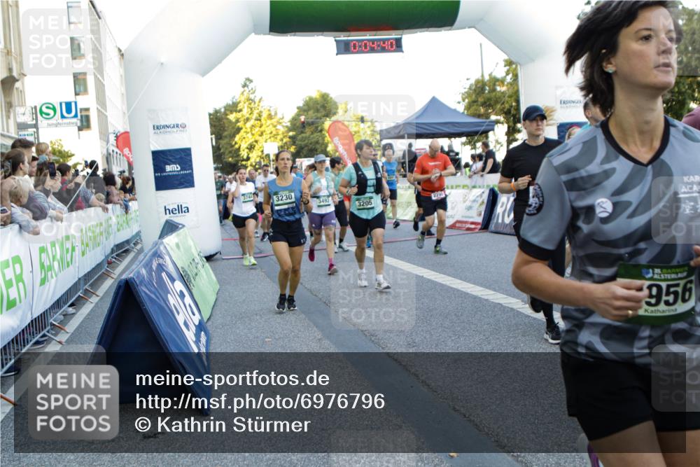 01.09.2024 - BARMER Alsterlauf Kathrin Stürmer Photography http://msf.ph/oto/6976796 01.09.2024 09:13:47 Ziel  meine-sportfotos.de