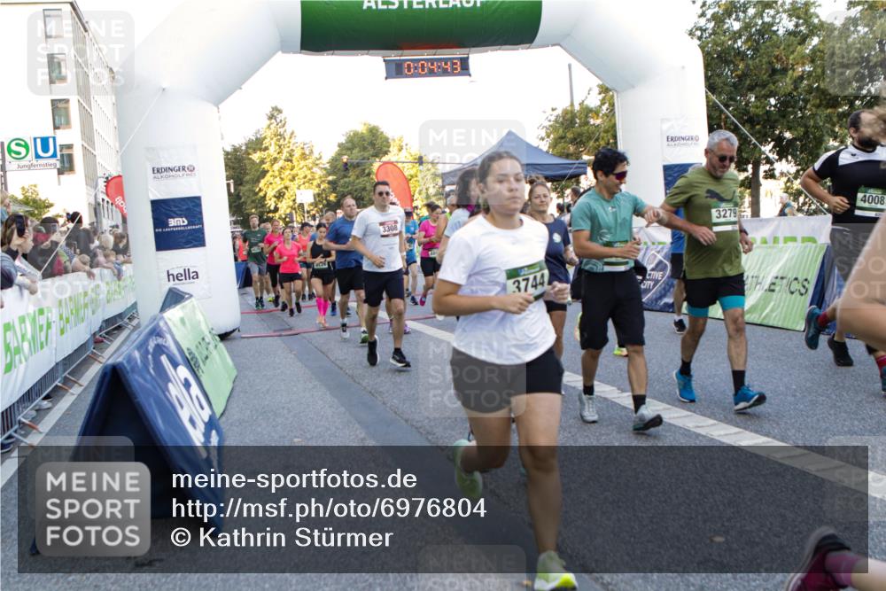 01.09.2024 - BARMER Alsterlauf Kathrin Stürmer Photography http://msf.ph/oto/6976804 01.09.2024 09:13:50 Ziel  meine-sportfotos.de