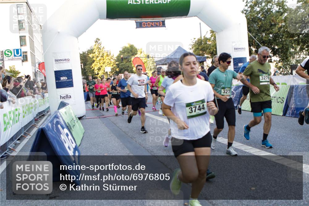 01.09.2024 - BARMER Alsterlauf Kathrin Stürmer Photography http://msf.ph/oto/6976805 01.09.2024 09:13:51 Ziel  meine-sportfotos.de