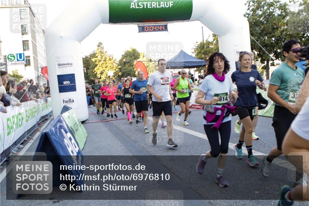 01.09.2024 - BARMER Alsterlauf Kathrin Stürmer Photography http://msf.ph/oto/6976810 01.09.2024 09:13:51 Ziel  meine-sportfotos.de