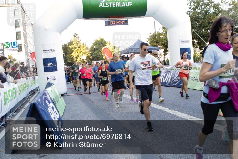 01.09.2024 - BARMER Alsterlauf Kathrin Stürmer Photography http://msf.ph/oto/6976814 01.09.2024 09:13:52 Ziel  meine-sportfotos.de