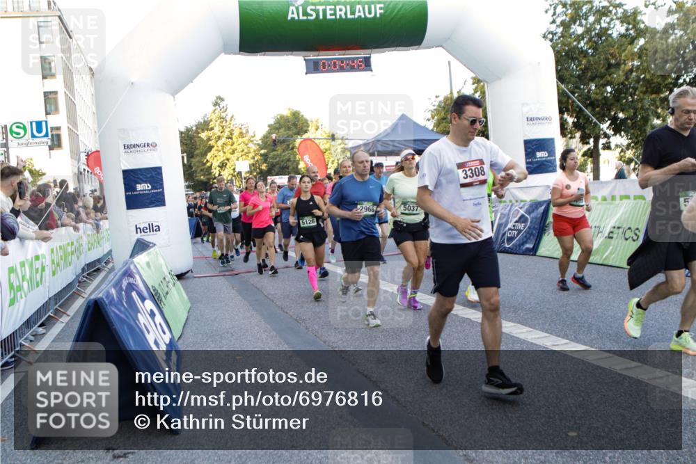 01.09.2024 - BARMER Alsterlauf Kathrin Stürmer Photography http://msf.ph/oto/6976816 01.09.2024 09:13:52 Ziel  meine-sportfotos.de