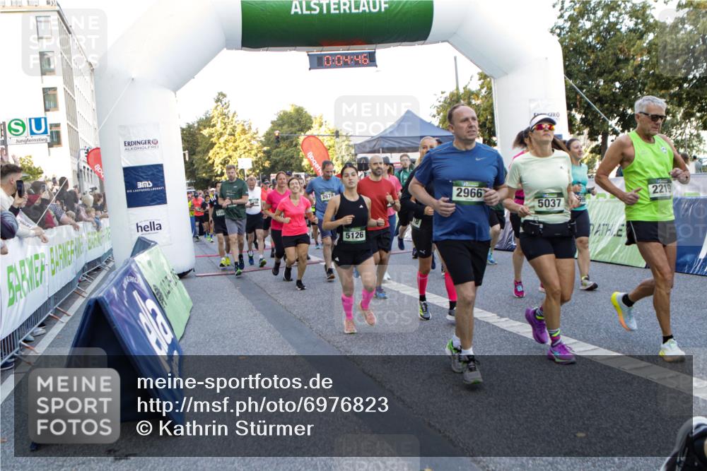 01.09.2024 - BARMER Alsterlauf Kathrin Stürmer Photography http://msf.ph/oto/6976823 01.09.2024 09:13:53 Ziel  meine-sportfotos.de