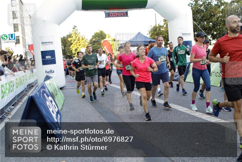 01.09.2024 - BARMER Alsterlauf Kathrin Stürmer Photography http://msf.ph/oto/6976827 01.09.2024 09:13:55 Ziel  meine-sportfotos.de