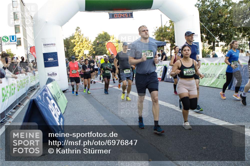 01.09.2024 - BARMER Alsterlauf Kathrin Stürmer Photography http://msf.ph/oto/6976847 01.09.2024 09:13:59 Ziel  meine-sportfotos.de