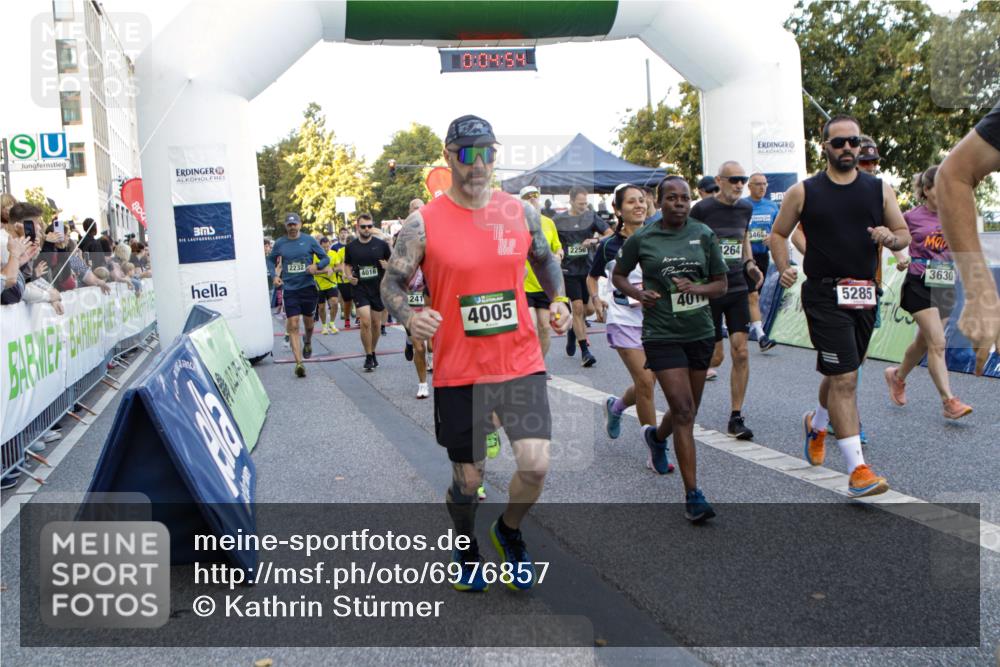 01.09.2024 - BARMER Alsterlauf Kathrin Stürmer Photography http://msf.ph/oto/6976857 01.09.2024 09:14:01 Ziel  meine-sportfotos.de