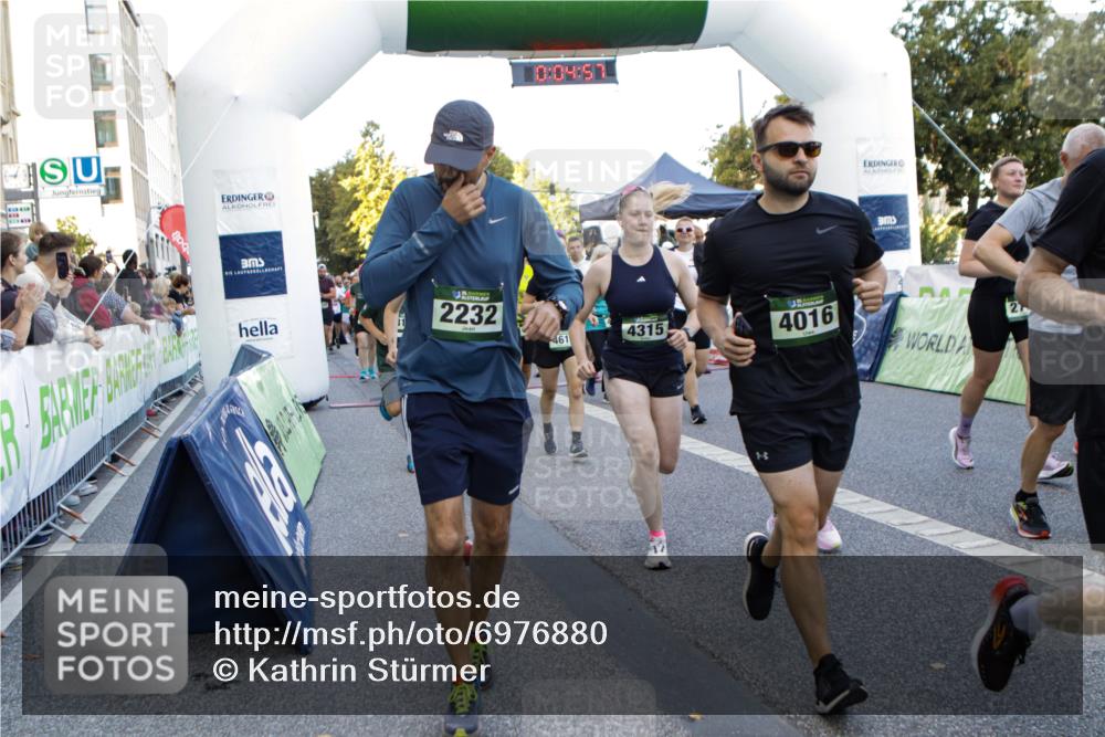 01.09.2024 - BARMER Alsterlauf Kathrin Stürmer Photography http://msf.ph/oto/6976880 01.09.2024 09:14:04 Ziel  meine-sportfotos.de
