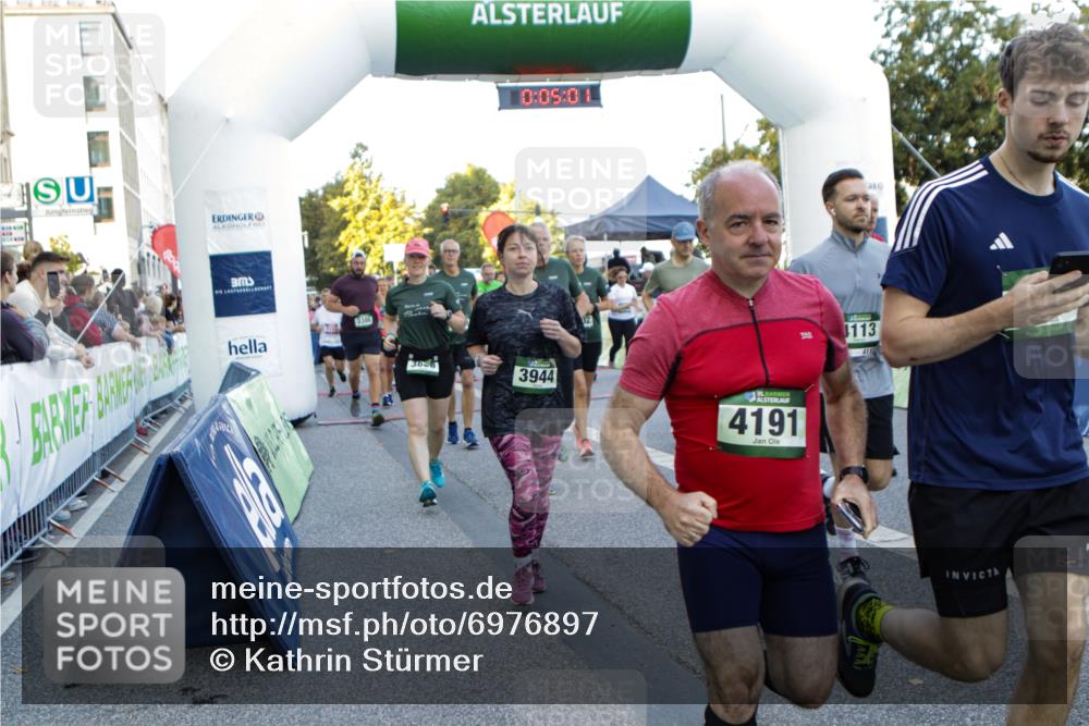 01.09.2024 - BARMER Alsterlauf Kathrin Stürmer Photography http://msf.ph/oto/6976897 01.09.2024 09:14:08 Ziel  meine-sportfotos.de