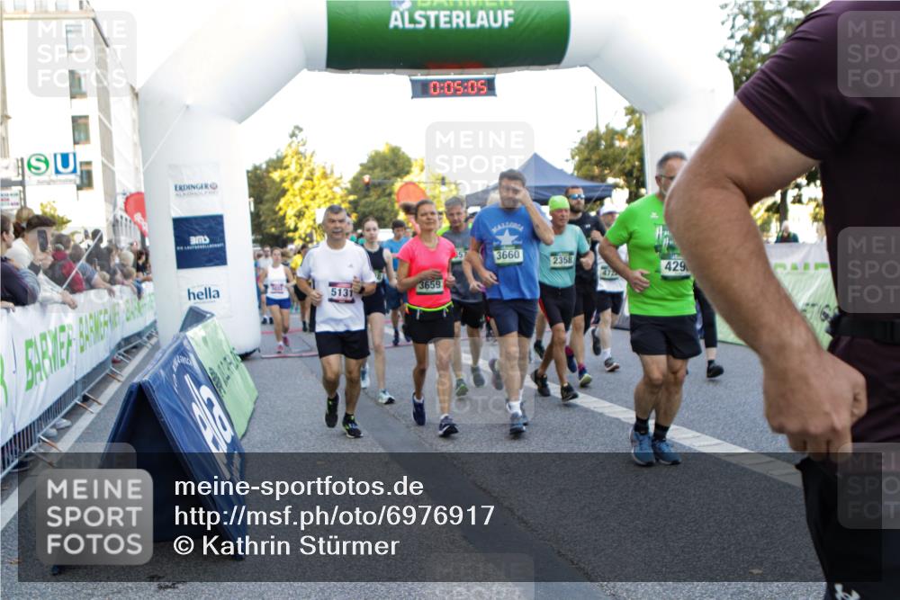 01.09.2024 - BARMER Alsterlauf Kathrin Stürmer Photography http://msf.ph/oto/6976917 01.09.2024 09:14:12 Ziel  meine-sportfotos.de