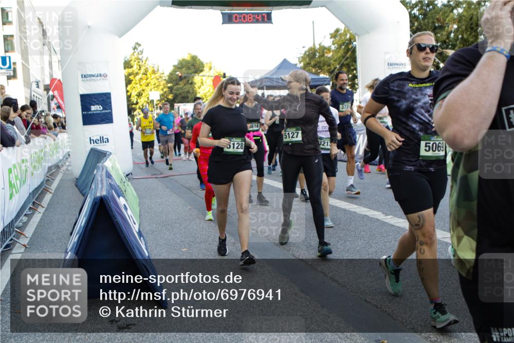 01.09.2024 - BARMER Alsterlauf Kathrin Stürmer Photography http://msf.ph/oto/6976941 01.09.2024 09:08:46 Ziel  meine-sportfotos.de