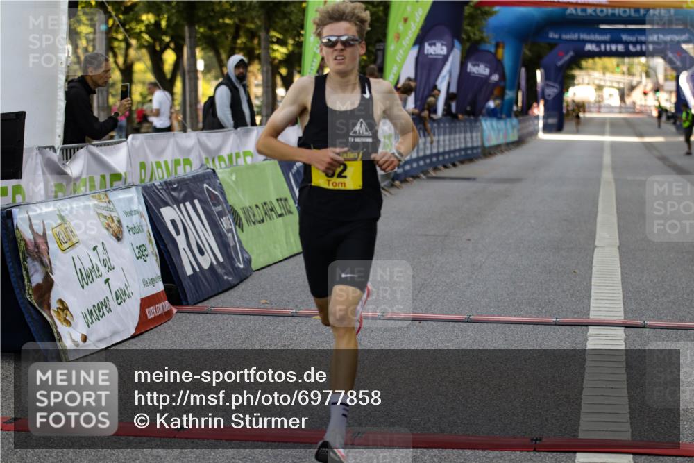 01.09.2024 - BARMER Alsterlauf Kathrin Stürmer Photography http://msf.ph/oto/6977858 01.09.2024 11:09:24 Ziel 52 meine-sportfotos.de