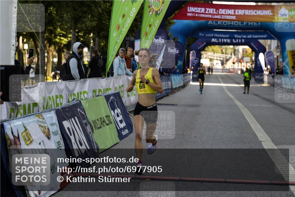 01.09.2024 - BARMER Alsterlauf Kathrin Stürmer Photography http://msf.ph/oto/6977905 01.09.2024 11:10:07 Ziel 68, 74 meine-sportfotos.de