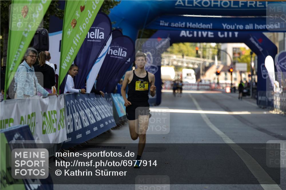 01.09.2024 - BARMER Alsterlauf Kathrin Stürmer Photography http://msf.ph/oto/6977914 01.09.2024 11:10:15 Ziel 58 meine-sportfotos.de