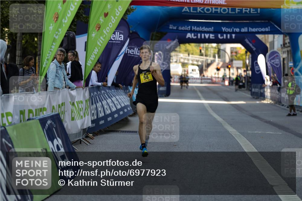 01.09.2024 - BARMER Alsterlauf Kathrin Stürmer Photography http://msf.ph/oto/6977923 01.09.2024 11:10:15 Ziel 58 meine-sportfotos.de
