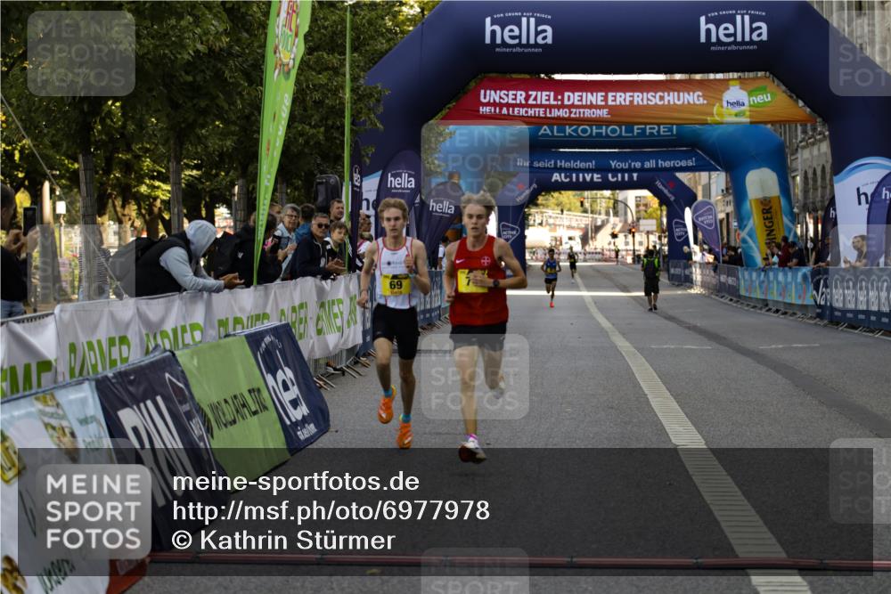 01.09.2024 - BARMER Alsterlauf Kathrin Stürmer Photography http://msf.ph/oto/6977978 01.09.2024 11:12:14 Ziel 69, 75 meine-sportfotos.de