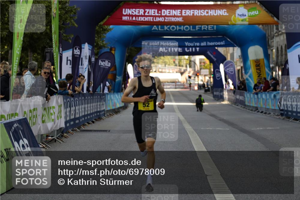 01.09.2024 - BARMER Alsterlauf Kathrin Stürmer Photography http://msf.ph/oto/6978009 01.09.2024 11:12:36 Ziel 52 meine-sportfotos.de