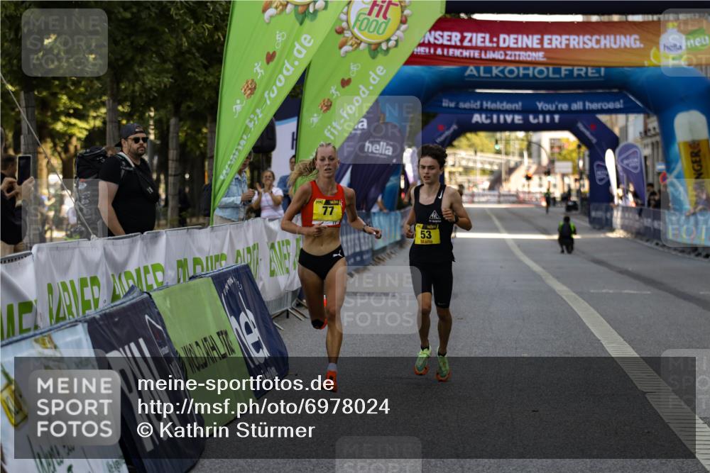 01.09.2024 - BARMER Alsterlauf Kathrin Stürmer Photography http://msf.ph/oto/6978024 01.09.2024 11:13:19 Ziel 53, 74, 77 meine-sportfotos.de