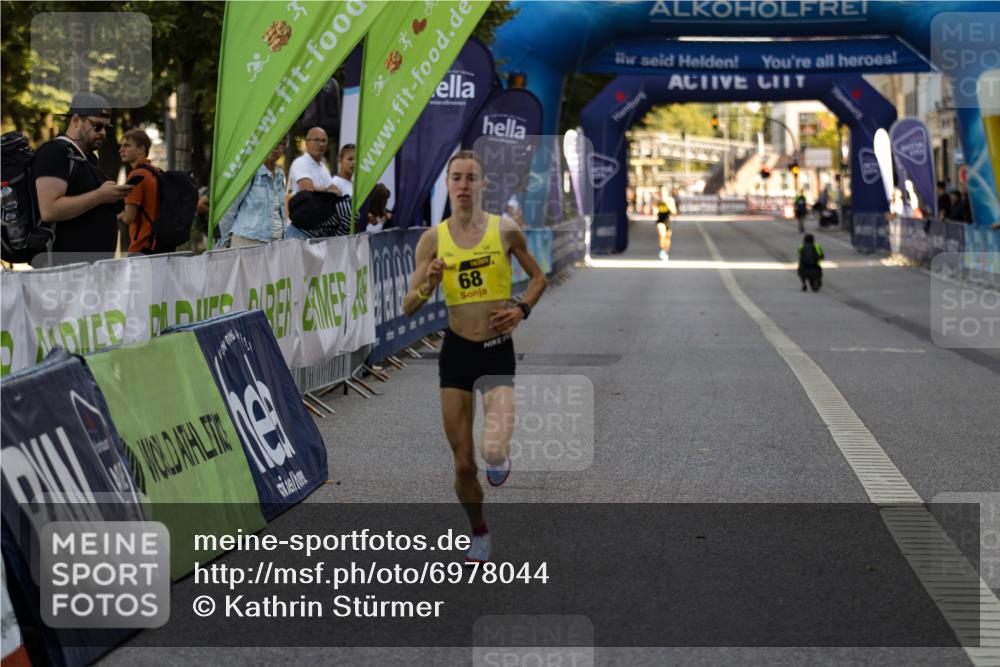 01.09.2024 - BARMER Alsterlauf Kathrin Stürmer Photography http://msf.ph/oto/6978044 01.09.2024 11:13:35 Ziel 68 meine-sportfotos.de