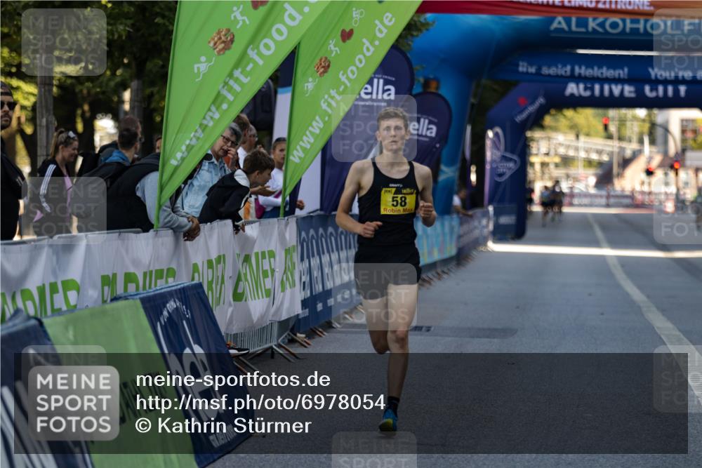 01.09.2024 - BARMER Alsterlauf Kathrin Stürmer Photography http://msf.ph/oto/6978054 01.09.2024 11:13:53 Ziel 58 meine-sportfotos.de