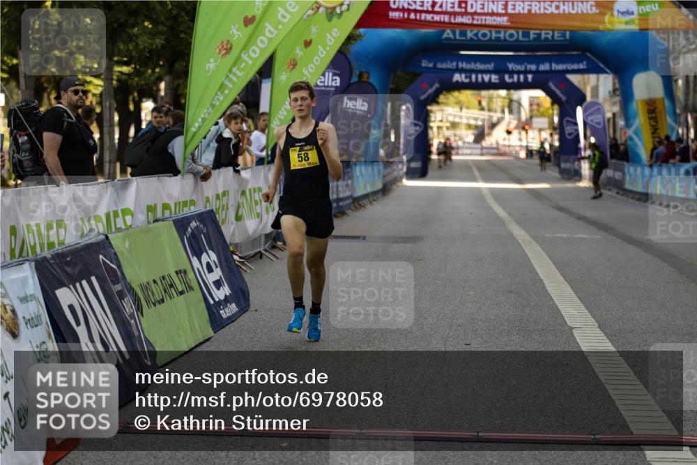 01.09.2024 - BARMER Alsterlauf Kathrin Stürmer Photography http://msf.ph/oto/6978058 01.09.2024 11:13:54 Ziel 58 meine-sportfotos.de
