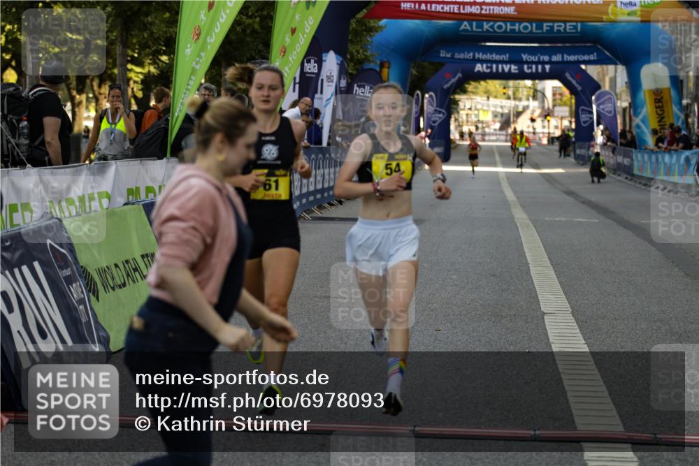 01.09.2024 - BARMER Alsterlauf Kathrin Stürmer Photography http://msf.ph/oto/6978093 01.09.2024 11:14:33 Ziel 54, 59, 61, 62, 76 meine-sportfotos.de