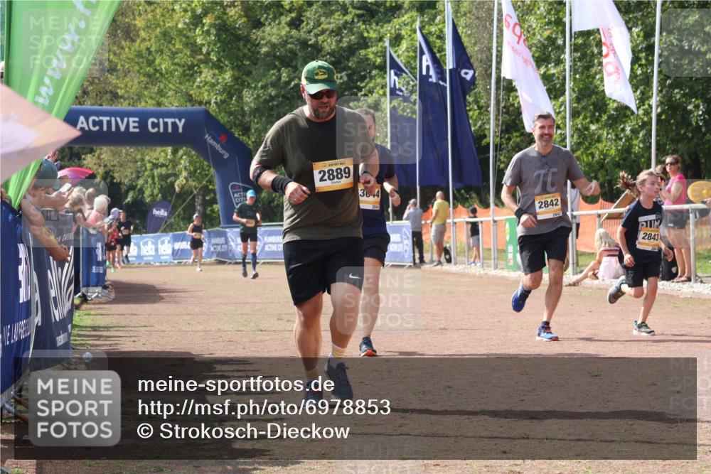 08.09.2024 - Airport Race Strokosch-Dieckow http://msf.ph/oto/6978853 08.09.2024 12:11:57 Ziel 2842, 2843, 2889, 3044 meine-sportfotos.de