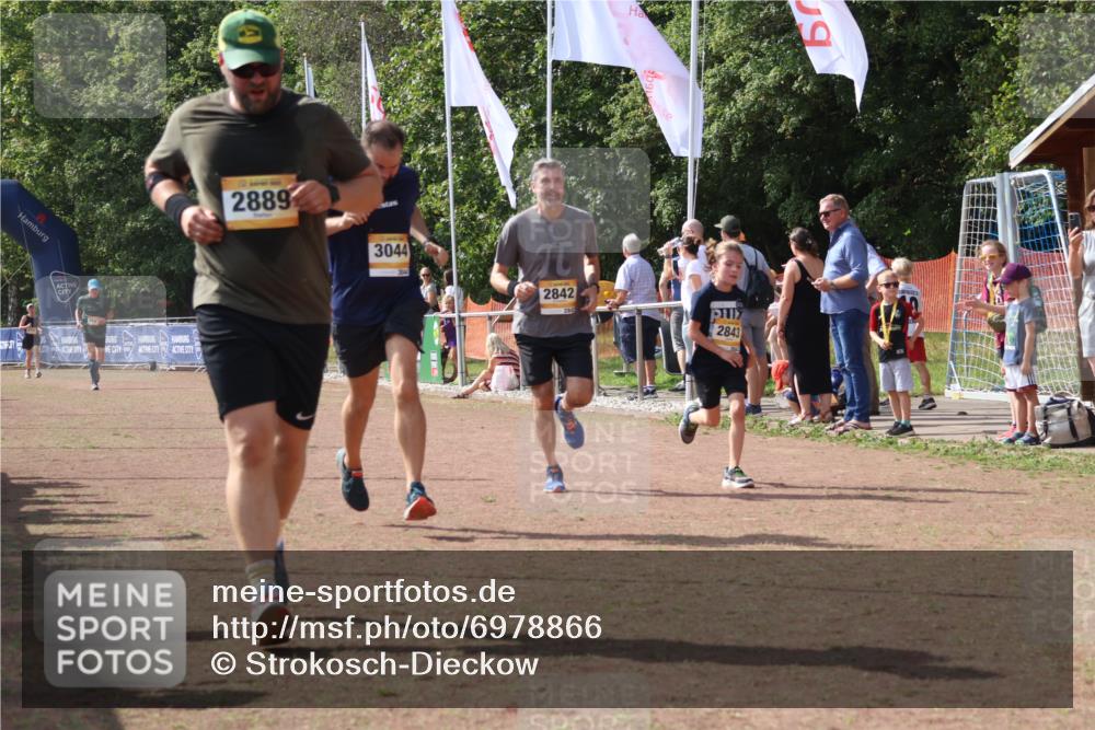 08.09.2024 - Airport Race Strokosch-Dieckow http://msf.ph/oto/6978866 08.09.2024 12:11:59 Ziel 2842, 2843, 2889, 3044 meine-sportfotos.de