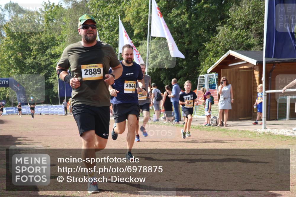08.09.2024 - Airport Race Strokosch-Dieckow http://msf.ph/oto/6978875 08.09.2024 12:11:59 Ziel 2842, 2843, 2889, 3044 meine-sportfotos.de