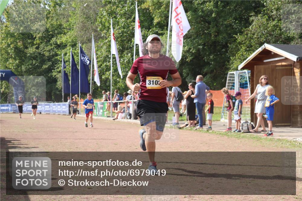 08.09.2024 - Airport Race Strokosch-Dieckow http://msf.ph/oto/6979049 08.09.2024 12:12:22 Ziel 2537, 2544, 2824, 3106 meine-sportfotos.de