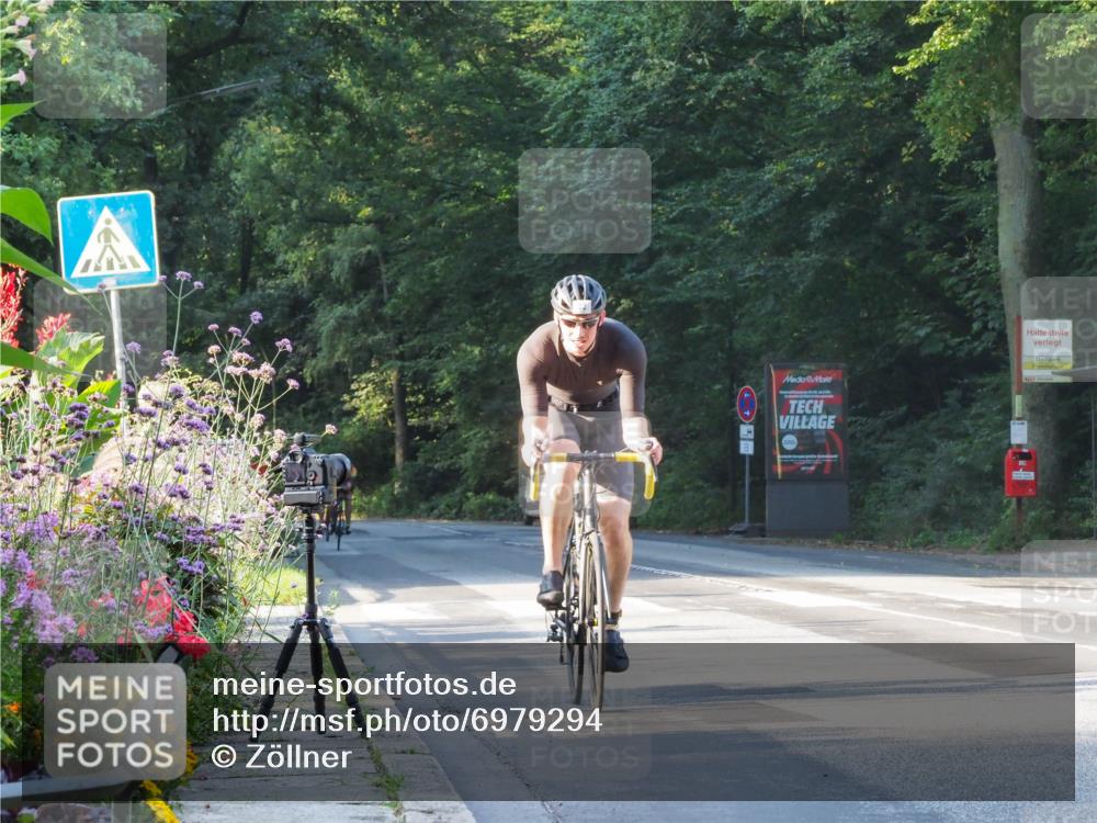 08.09.2024 - Stadtparktriathlon Zöllner http://msf.ph/oto/6979294 08.09.2024 08:50:27 Radfahren 1, 19, 22, 32, 86 meine-sportfotos.de