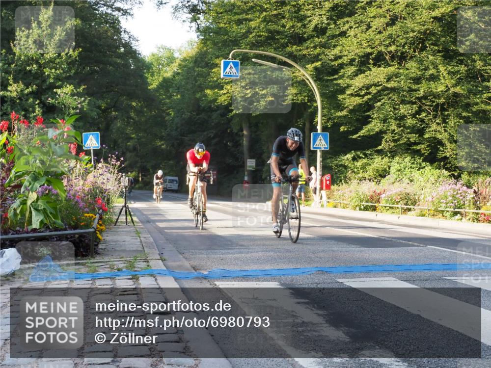 08.09.2024 - Stadtparktriathlon Zöllner http://msf.ph/oto/6980793 08.09.2024 09:05:01 Radfahren 27, 74, 85, 121, 124 meine-sportfotos.de