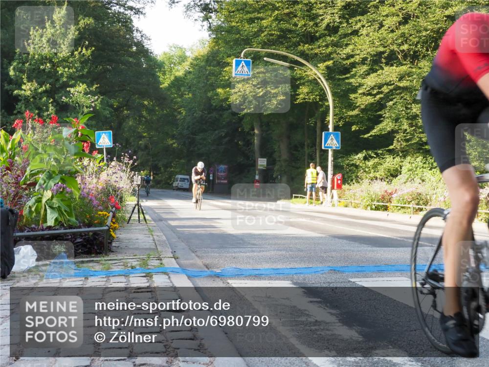 08.09.2024 - Stadtparktriathlon Zöllner http://msf.ph/oto/6980799 08.09.2024 09:05:01 Radfahren 27, 74, 85, 121, 124 meine-sportfotos.de