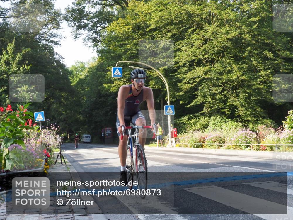 08.09.2024 - Stadtparktriathlon Zöllner http://msf.ph/oto/6980873 08.09.2024 09:06:15 Radfahren 3, 11, 82 meine-sportfotos.de