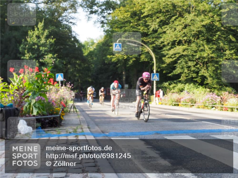 08.09.2024 - Stadtparktriathlon Zöllner http://msf.ph/oto/6981245 08.09.2024 09:09:36 Radfahren 15, 21, 25, 26, 35, 40, 44, 54, 56, 63, 72, 76, 123, 127 meine-sportfotos.de