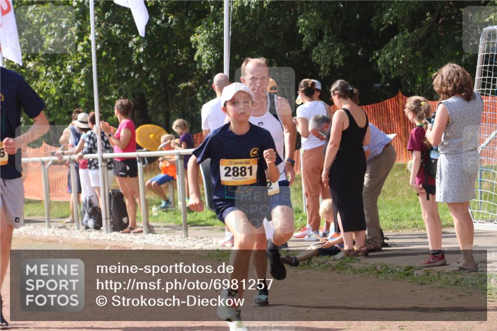 08.09.2024 - Airport Race Strokosch-Dieckow http://msf.ph/oto/6981257 08.09.2024 12:16:27 Ziel 222, 472, 667, 1428, 2745, 2746, 2811, 2881, 3136 meine-sportfotos.de