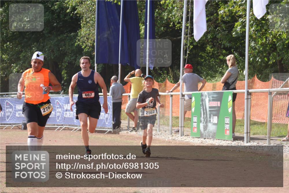 08.09.2024 - Airport Race Strokosch-Dieckow http://msf.ph/oto/6981305 08.09.2024 12:16:33 Ziel 158, 222, 667, 2562, 2745, 2746, 2767, 2780, 3136 meine-sportfotos.de