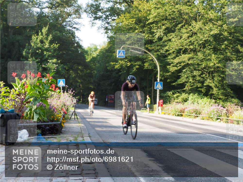 08.09.2024 - Stadtparktriathlon Zöllner http://msf.ph/oto/6981621 08.09.2024 09:11:54 Radfahren 11, 18, 45, 124, 138, 140, 144 meine-sportfotos.de
