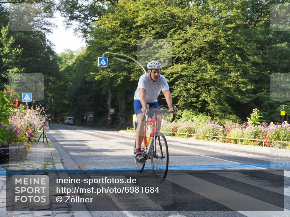 08.09.2024 - Stadtparktriathlon Zöllner http://msf.ph/oto/6981684 08.09.2024 09:12:43 Radfahren 68, 82, 88, 104, 132, 150, 157, 171 meine-sportfotos.de