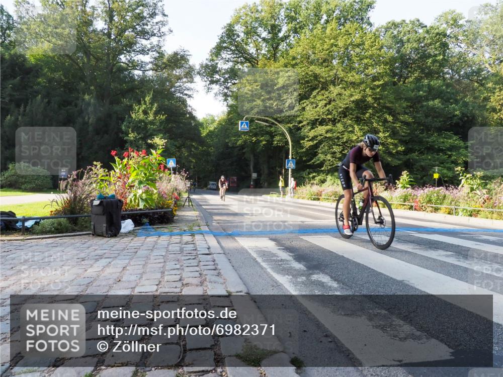 08.09.2024 - Stadtparktriathlon Zöllner http://msf.ph/oto/6982371 08.09.2024 09:18:23 Radfahren 60, 61, 124, 140, 144, 167 meine-sportfotos.de