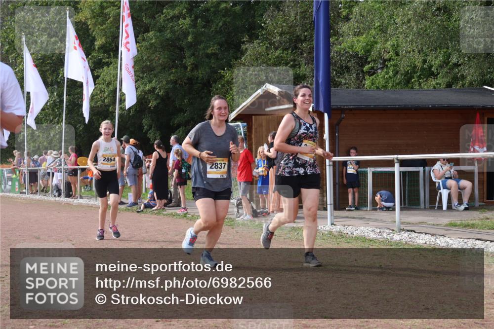 08.09.2024 - Airport Race Strokosch-Dieckow http://msf.ph/oto/6982566 08.09.2024 12:18:50 Ziel 48, 237, 2622, 2647, 2727, 2816, 2837, 2864, 2867 meine-sportfotos.de